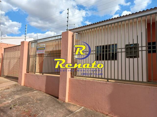 #6167 - Casa para Venda em Arapongas - PR - 2